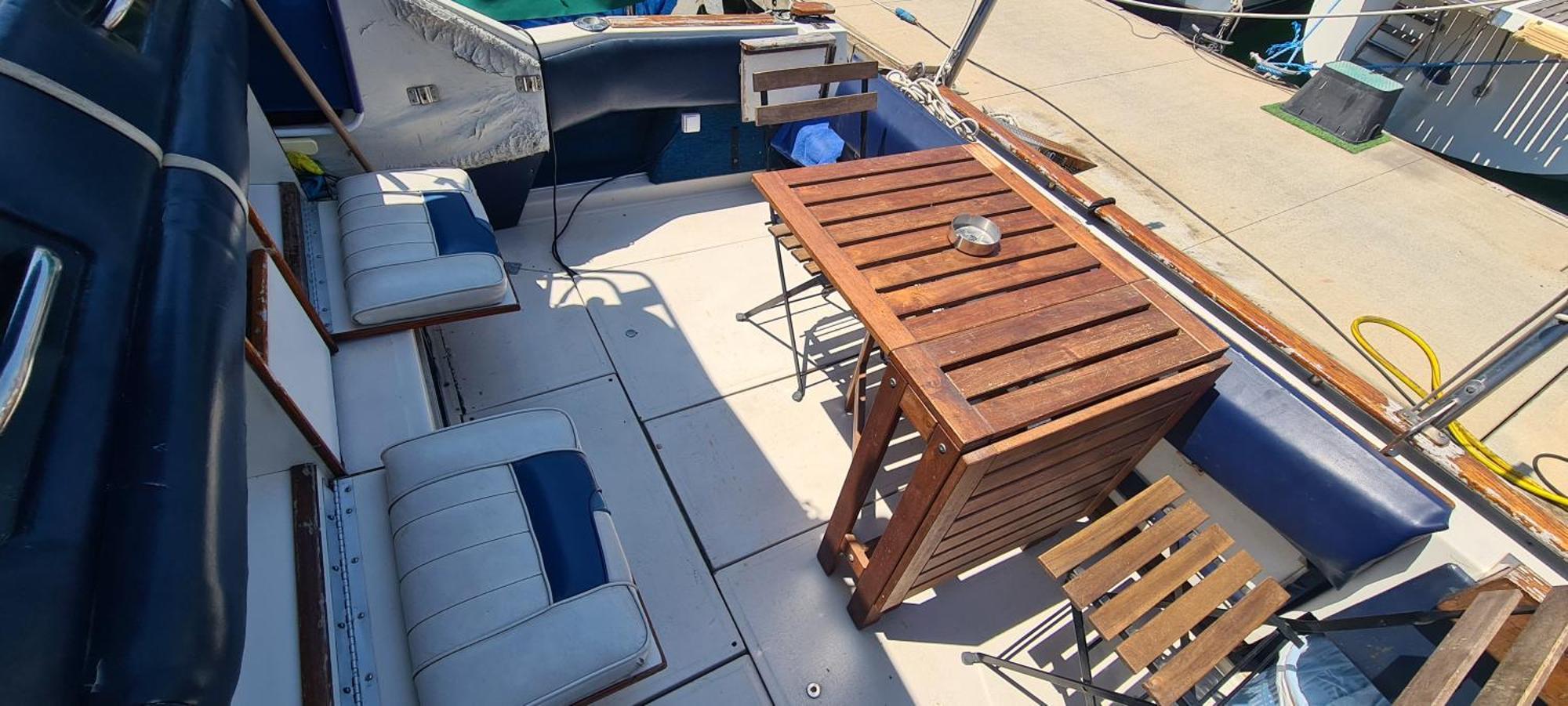 ホテル Boat To Sleep In Barcelona サン・アドリア・デ・ベソス エクステリア 写真